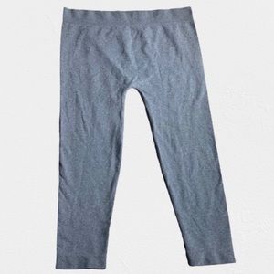 3/$15 Grey 1X/2X Capri leggings